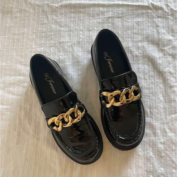 New Wide Black Patent Gold Chain Slip On Platform Penny Loafers - Picture 7 of 8